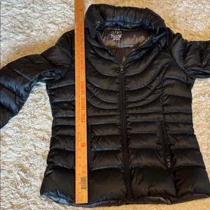 a.n.a Packable Premium Down Puffer Jacket Women’s Medium Black Hooded Zip thumbnail 6
