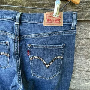 Levi’s size 8(29) L 30 classic boot cut. thumbnail 4