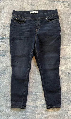 Levi's Levi Strauss Signature Dark Wash Totally Shaping Pull On Skinny Jeans 34 x 28 thumbnail 1