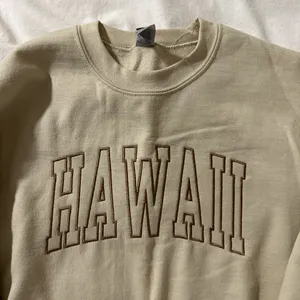 Olive Lynn Tan Graphic Crewneck thumbnail 3