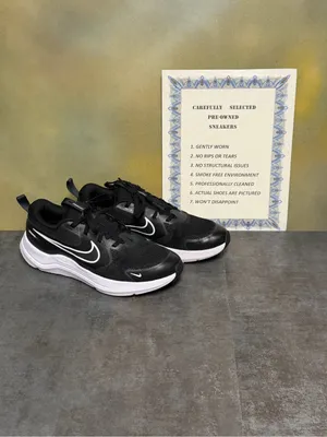 Nike Cosmic HM4402-003 Black/White Women's Sneakers Size 7.5-8 thumbnail 2