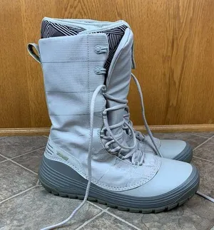 Teva Winter/Snow Boots 3M Thinsulate White/Gray Size 8.5 thumbnail 1