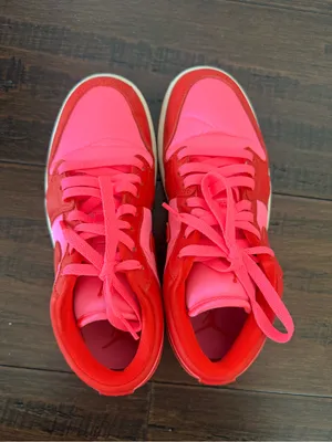 Women’s Nike Air Jordan 1 Low SE Pink Blast sneakers Size 7.5 thumbnail 2