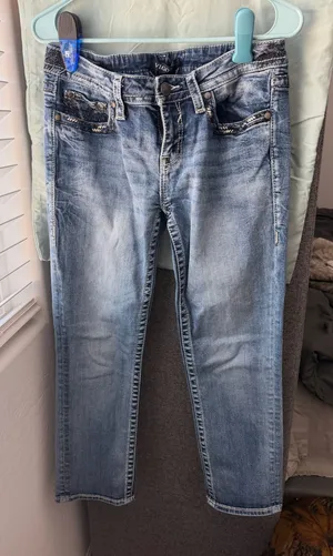 Vigoss Dallas Capri Jeans – Embellished Pockets Size 7/8 thumbnail 1