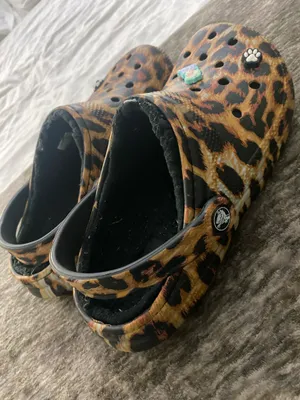 Crocs Cheetah Leopard Classic Clogs Fleece Lined Unisex Comfort Slip On womens size 7 ( men’s 5) thumbnail 2
