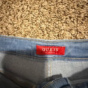 Guess Los Angeles Womens High Rise Distressed Skinny Jeans Light Wash 30 Q2GA10 thumbnail 2