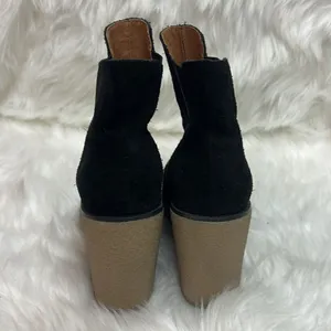 Urban Outfitters Black Suede Posey Gumsole Boots D21‎ thumbnail 8