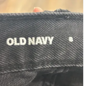 Old Navy NWT Women's Size 8 High-Rise Slouchy Straight Button-Fly Black Jeans thumbnail 5