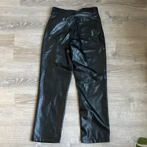 Abercrombie and Fitch Curve Love Vegan Leather 90s Straight ultra high rise thumbnail 3