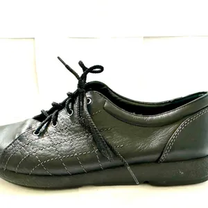 Dansko Women’s Sz 7 Black Leather Lace Up Sneakers thumbnail 2