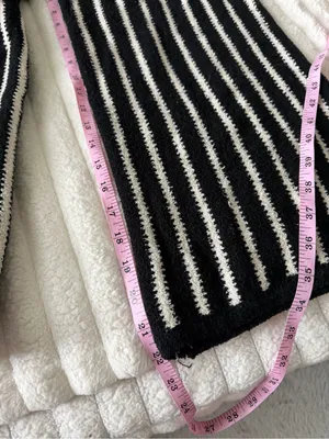 Prómesa Black & White Striped Knit Cropped Pants thumbnail 6