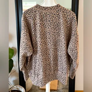 ABERCROMBIE Cheetah Print Sweatshirt thumbnail 3