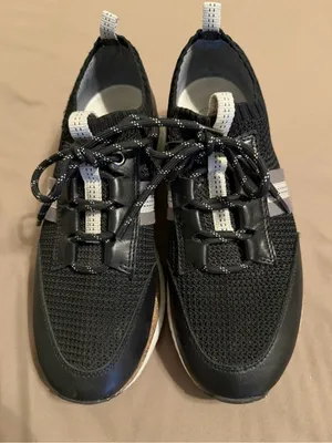 Women’s Black Knit OTBT Sneakers with Gray Accent. EUC. Barely worn. thumbnail 2