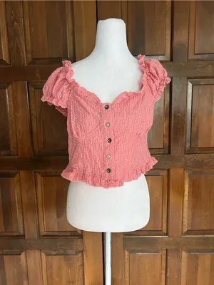 POL In Fair Verona Button Up Crop Top Pink‎ Eyelet Ruffle Cap Sleeve Small thumbnail 3