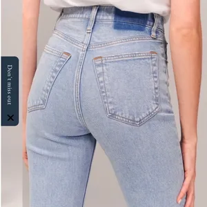 Abercrombie & Fitch Curve Love 90s‎ Slim Straight Ultra High Rise Jeans 26 2XL thumbnail 3