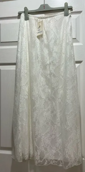 White midi skirt lace Size M thumbnail 1