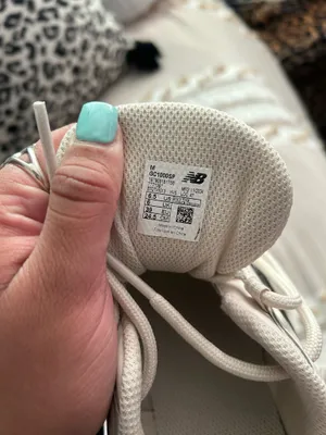 New Balance 1000 Women’s 8.5 thumbnail 9