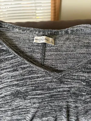 Abercrombie Tee shirt thumbnail 1