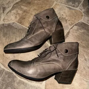 Taos heeled brown lace up 8.5 ortho ankle booties thumbnail 2