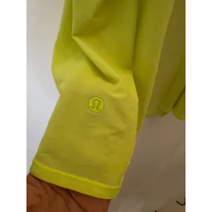 Lululemon All Tied Up Tank Top Sublimado Pigment Dye Highlight Yellow sz. 8 thumbnail 5