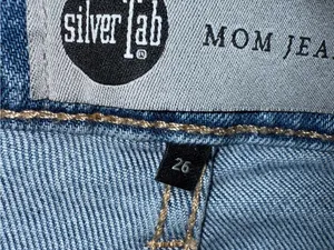 Levi’s High Waisted Mom Jeans Silvertab Size 26 thumbnail 8