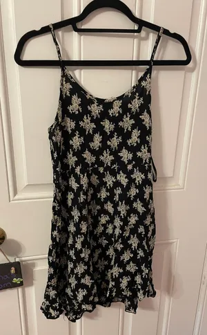 Black Dress With White Flowers thumbnail 2