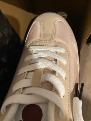 New With Tag Women’s Disney Sneakers Beige Character Size 7. thumbnail 7