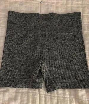 Colsie Spandex Shorts Gray Size M thumbnail 1