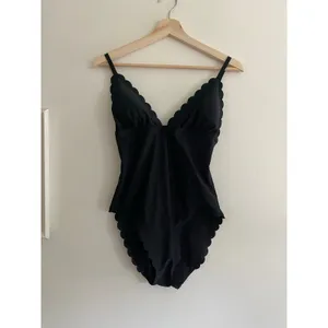 J. CREW Scalloped Black One Piece Swimsuit Size Small thumbnail 4
