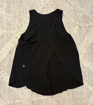 Black Lululemon tank topp thumbnail 1