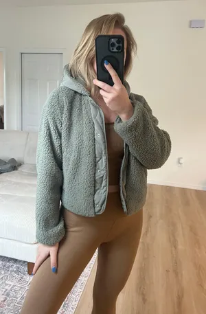 Lightweight cropped fleece jacket Size M thumbnail 3
