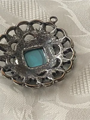 3” Round Boho Necklace Pendant Faux Turquoise Stone On Silver Tone Metal Vintage thumbnail 7