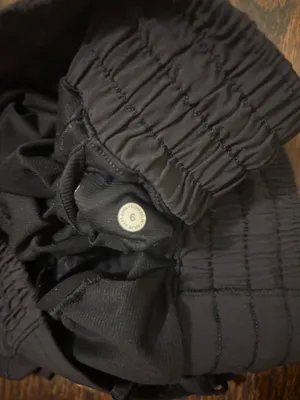 Lululemon Hotty Hot Shorts 2.5" High-Rise thumbnail 5