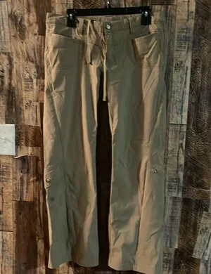 Athleta Dipper Nylon Cargo Hiking Pants Kahki Low Rise Women's Bootcut thumbnail 1