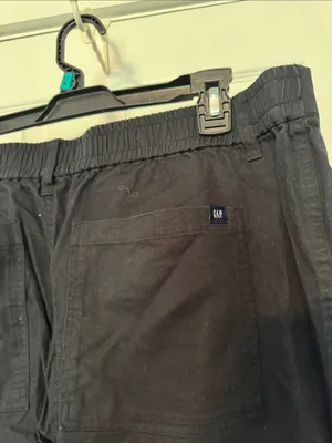 Gap Women’s Elastic Waist Black Cargo Jogger Pants thumbnail 10