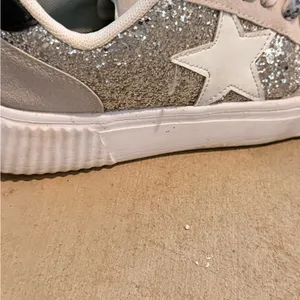 Source Unknown Sparkling White and Gray Sneakers thumbnail 2