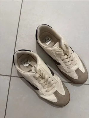 Dolce Vita Men's Cream, Taupe & Black Retro-Style Sneakers thumbnail 2