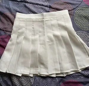 white pleated tennis skirt thumbnail 3