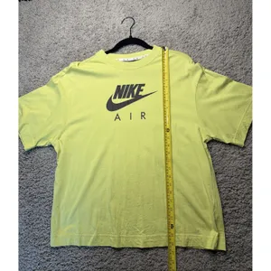Nike Air Womens M Boxy Tee Shirt Loose Crop Yellow Black Short Sleeve thumbnail 4