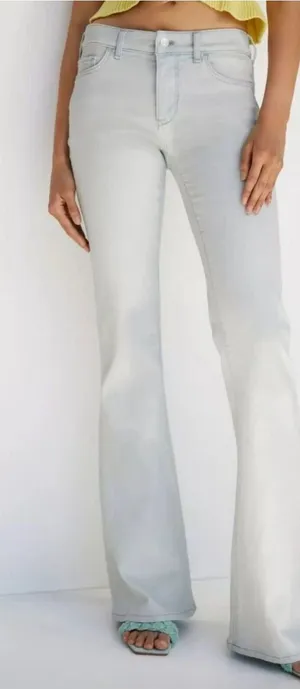 Anthropologie Pilcro Flare Jeans Light Wash Size 28 EUC thumbnail 1