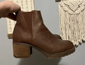 MIA Chunky Brown Boots thumbnail 1