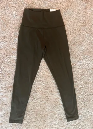 Aerie Olive green NWT offline leggings high rise thumbnail 1