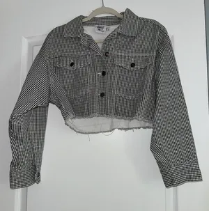 Princess Polly Black And White Cropped Denim Jacket thumbnail 2