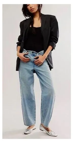 Levi’s Wide-Leg Baggy Jeans 94 thumbnail 1