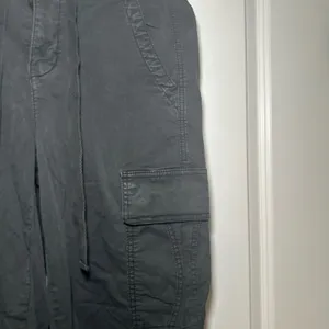 American Eagle Women Black Stretch Cargo Jogger Pants Size 2 Regular utility thumbnail 2