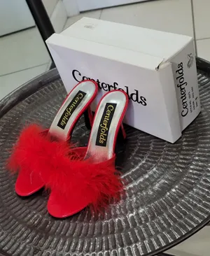 Centerfolds Feather heels thumbnail 3