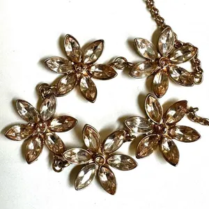 Flower rhinestone necklace thumbnail 7