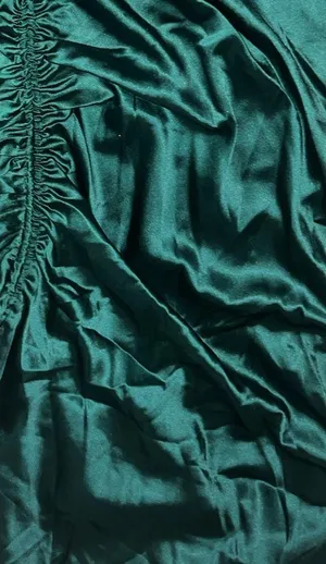 Elegant Green Satin Cinched Formal Dress thumbnail 3