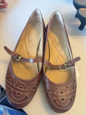 Brown Mary Jane Flats Comfort Laser Cut Shoes Naturalizer N5 Buckle 9W Wide thumbnail 1