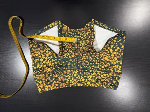 Women’s Fleo Daisy Confetti 3.25” inseam shorts size medium thumbnail 6